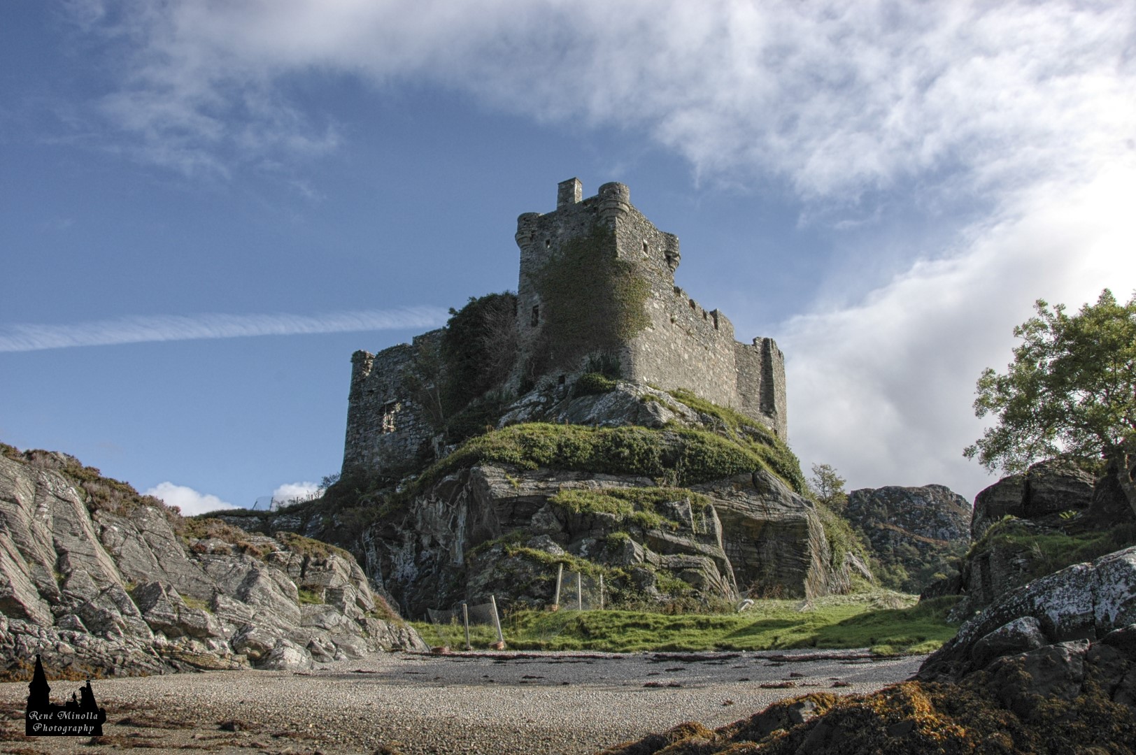 Tioram Castle, Loch Moidart, Lochaber, Schottland